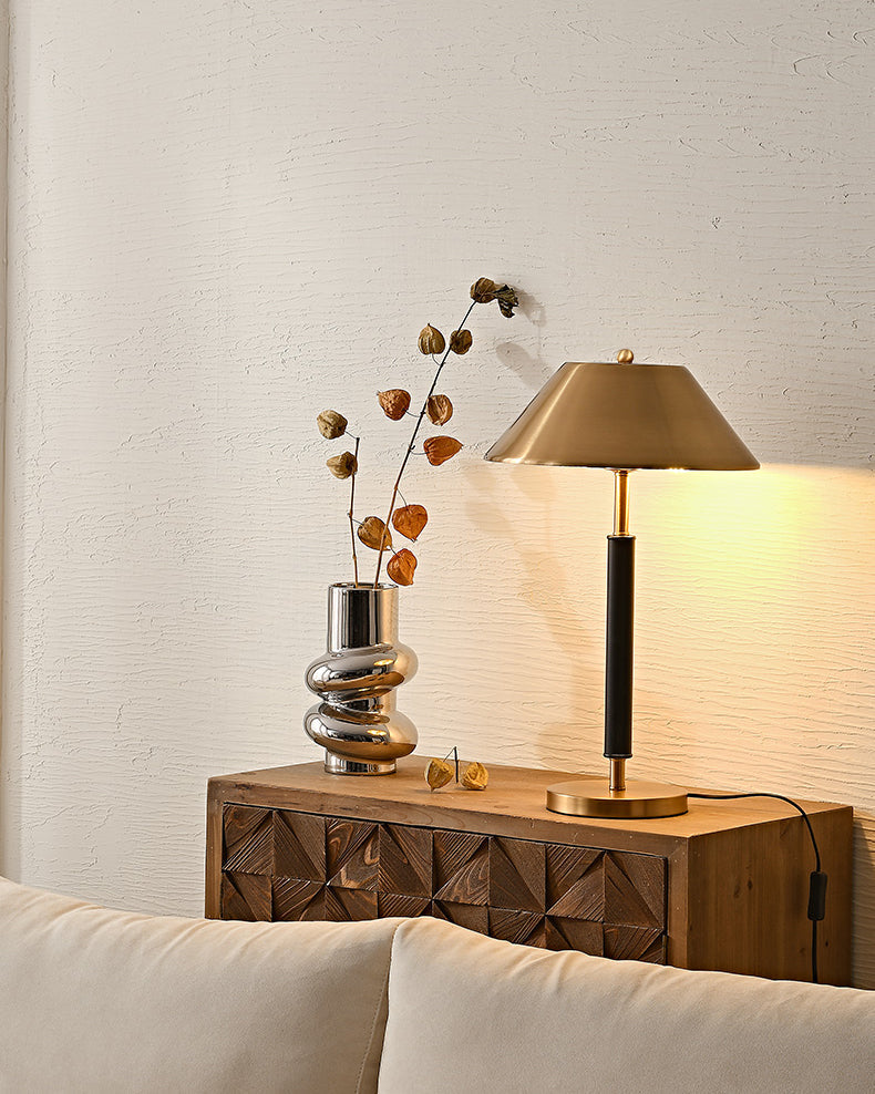 Lampe de Table Moderne Noir et Or - Élégance et Éclairage Raffiné