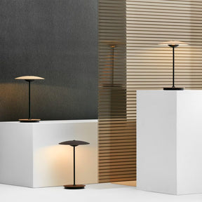 Lampe de Bureau LED Design - Éclairage Innovant et Finitions Modernes
