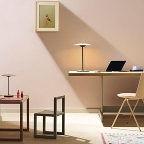 Lampe de Bureau LED Design - Éclairage Innovant et Finitions Modernes