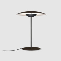 Lampe de Bureau LED Design - Éclairage Innovant et Finitions Modernes