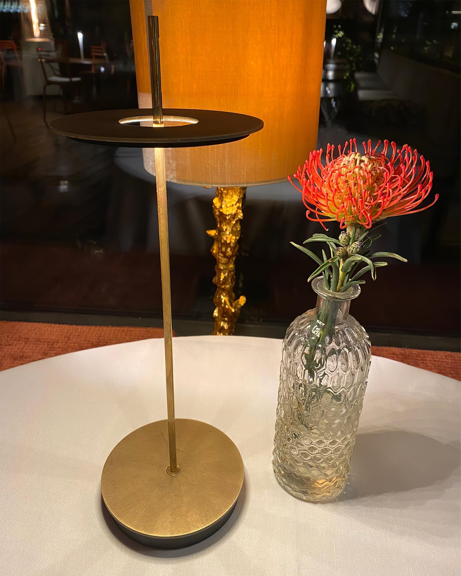 Lampe de Table Contemporaine - Charme Italien et Lumière Chaleureuse