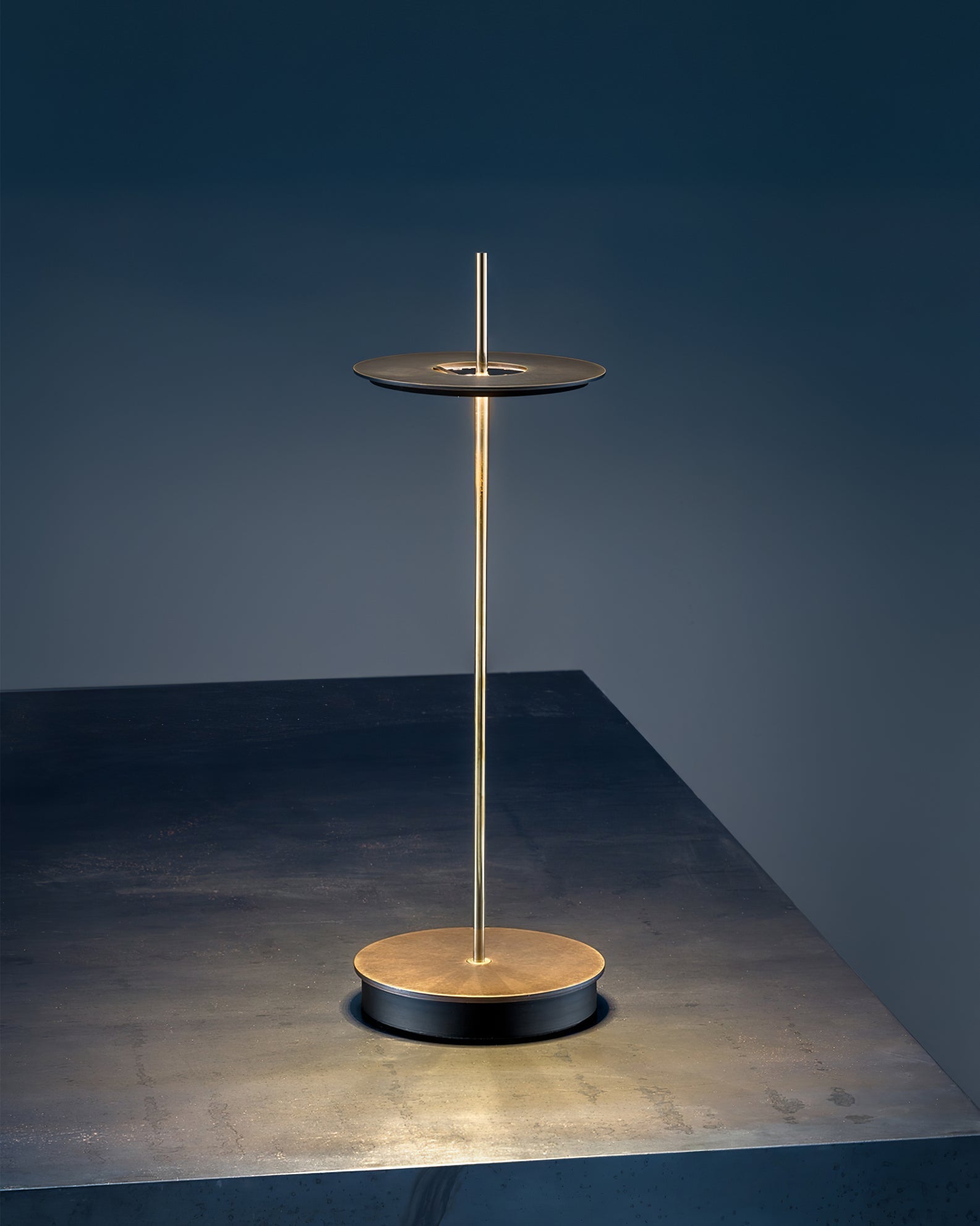 Lampe de Table Contemporaine - Charme Italien et Lumière Chaleureuse