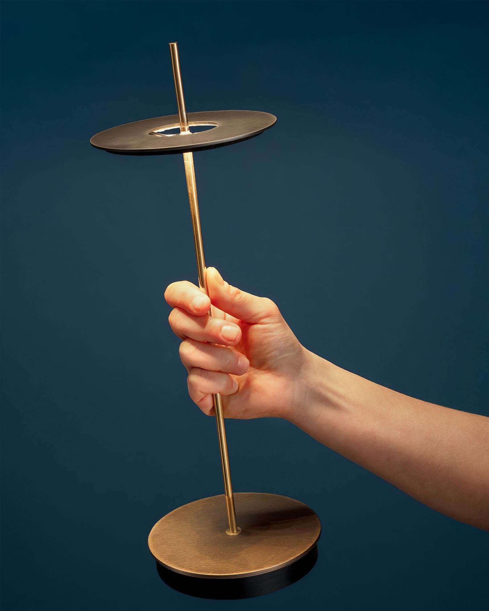 Lampe de Table Contemporaine - Charme Italien et Lumière Chaleureuse