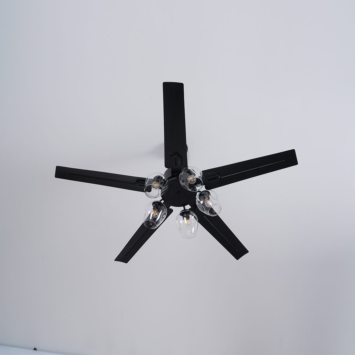 Ventilateur de Plafond en Verre - Circulation d'Air Silencieuse et Élégante