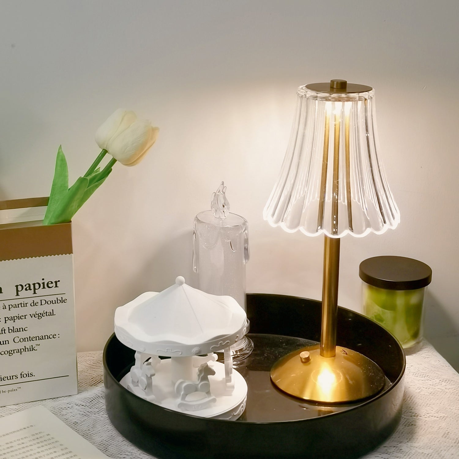 Lampe de Table Portable Élégante - Design Raffiné et Éclairage LED