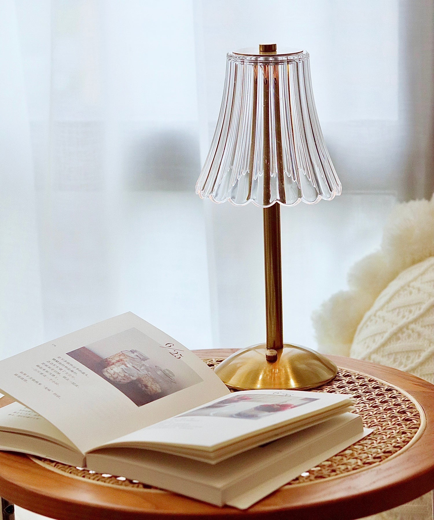 Lampe de Table Portable Élégante - Design Raffiné et Éclairage LED