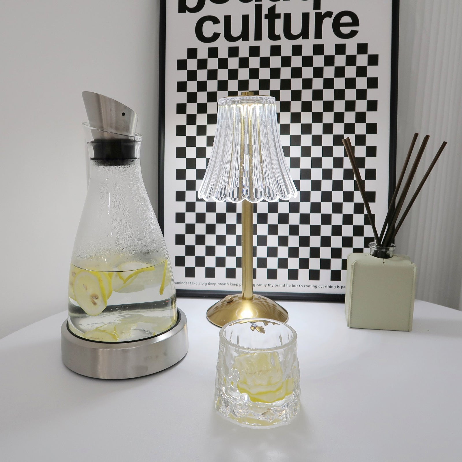 Lampe de Table Portable Élégante - Design Raffiné et Éclairage LED