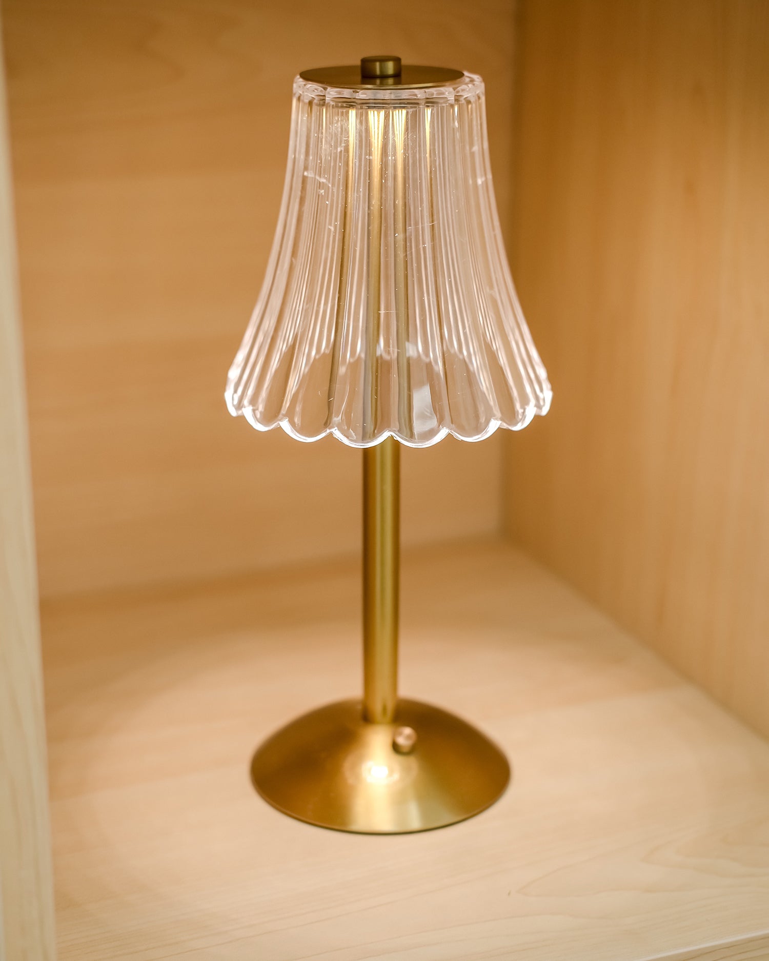 Lampe de Table Portable Élégante - Design Raffiné et Éclairage LED