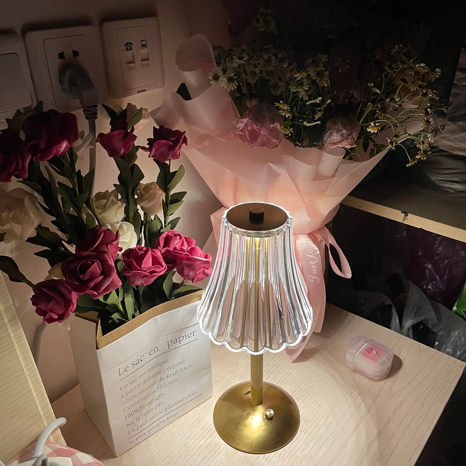 Lampe de Table Portable Élégante - Design Raffiné et Éclairage LED