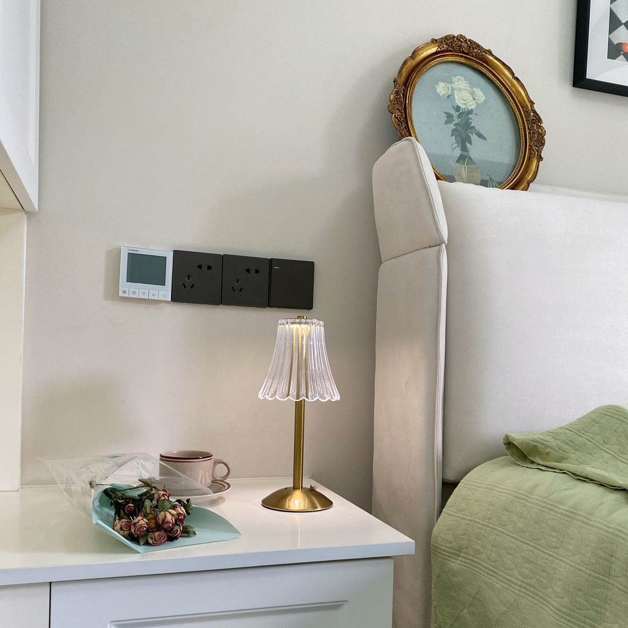 Lampe de Table Portable Élégante - Design Raffiné et Éclairage LED