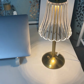 Lampe de Table Portable Élégante - Design Raffiné et Éclairage LED