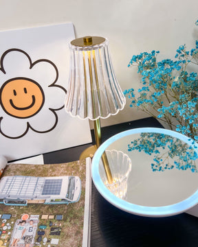 Lampe de Table Portable Élégante - Design Raffiné et Éclairage LED