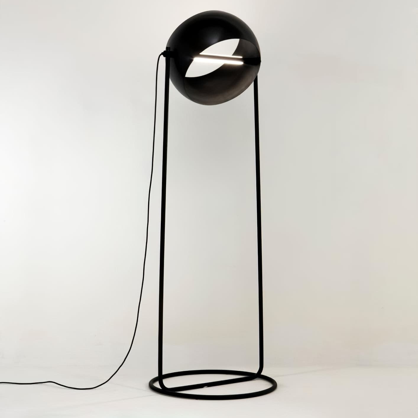 Lampe de Table Design Innovant - Abat-jour Réglable et LED Écoénergétique