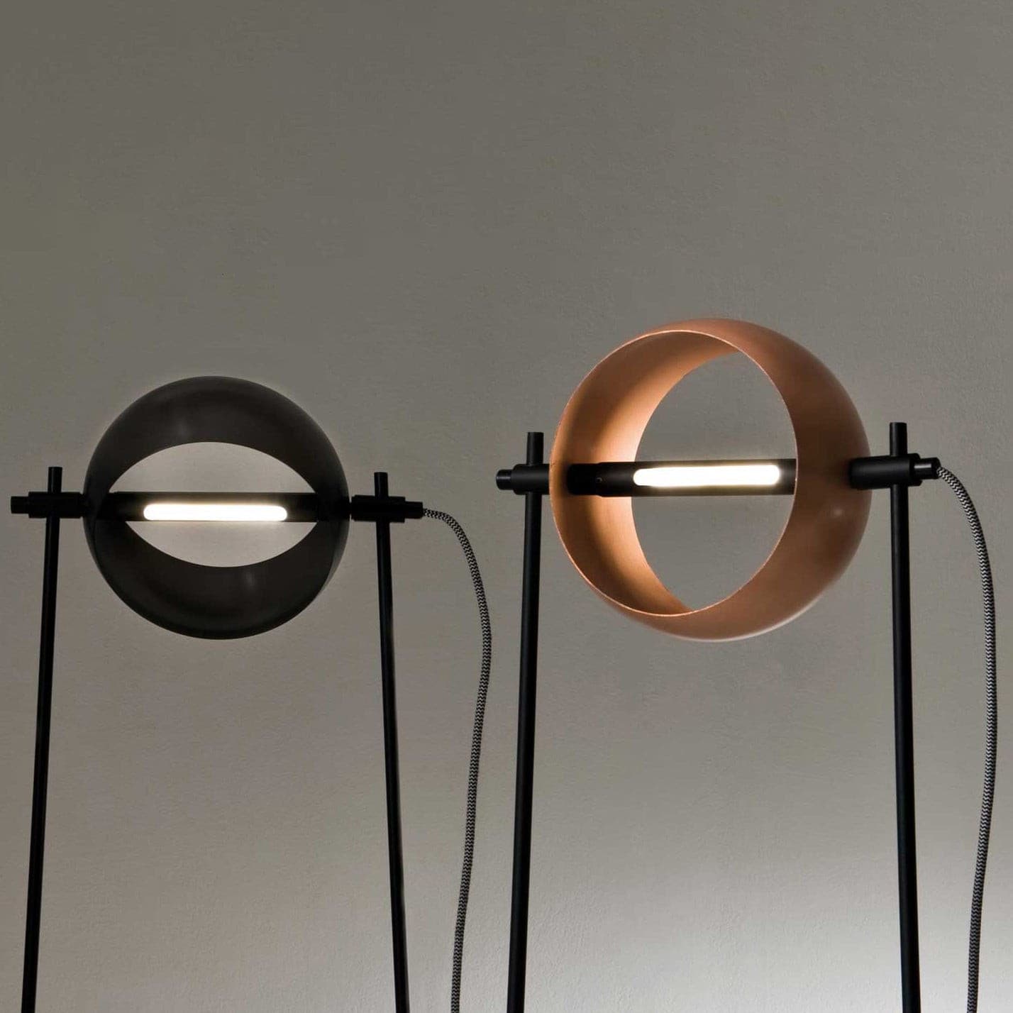 Lampe de Table Design Innovant - Abat-jour Réglable et LED Écoénergétique