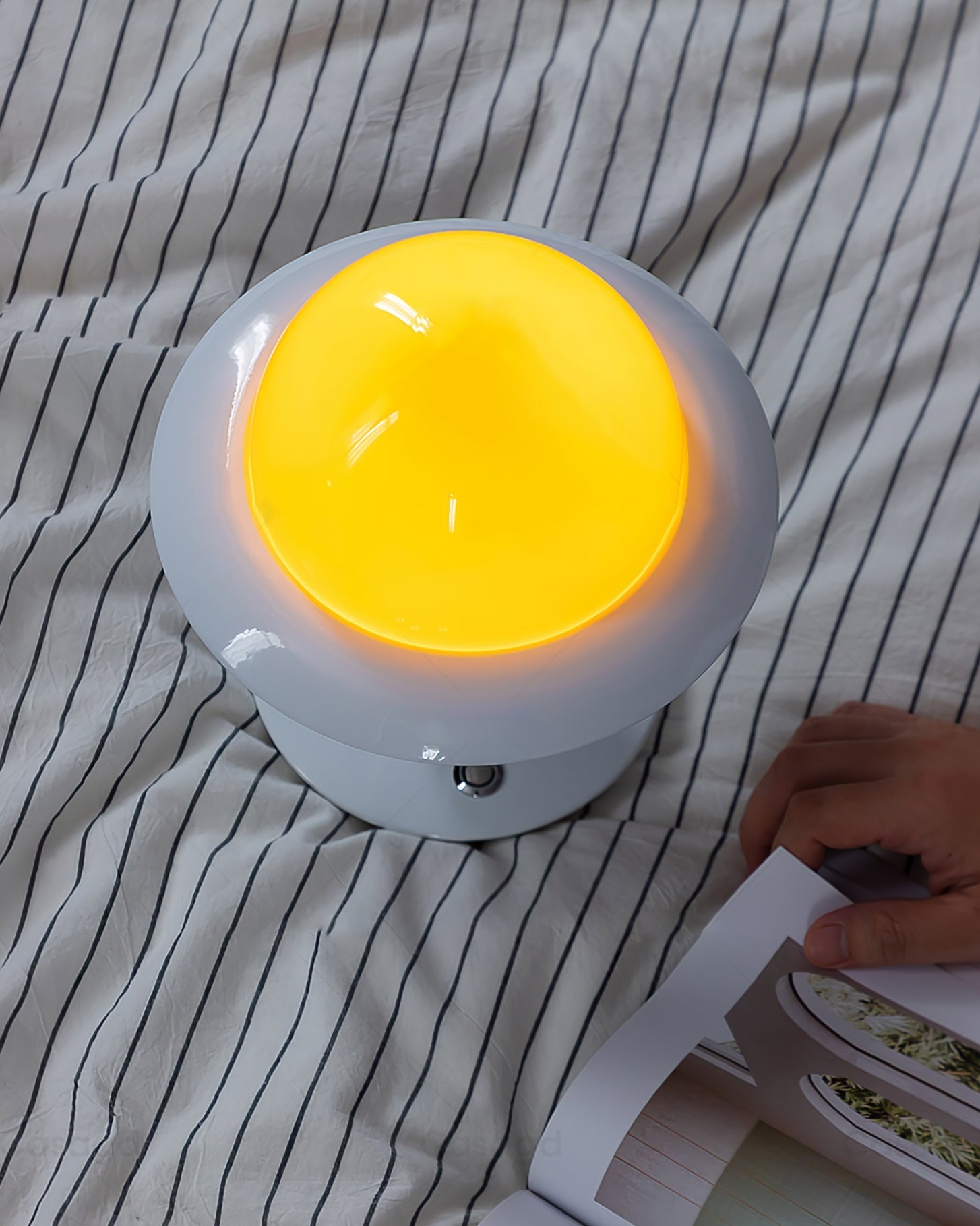 Lampe de Table Moderne en Verre - Design Unique et Atmosphère Chaleureuse