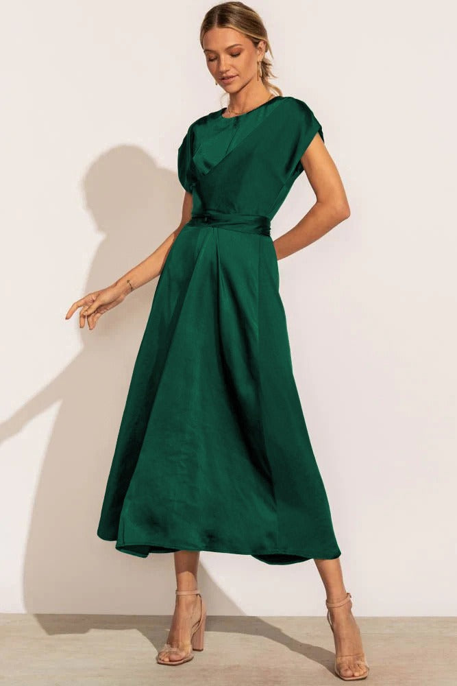 Robe Midi Élégante pour Soirées - Tissu Satiné et Coupe Flatteuse