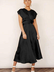 Robe Midi Élégante pour Soirées - Tissu Satiné et Coupe Flatteuse