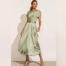 Robe Midi Élégante pour Soirées - Tissu Satiné et Coupe Flatteuse