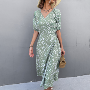Robe Midi Croisée Été - Chic Col V et Détail Fendu