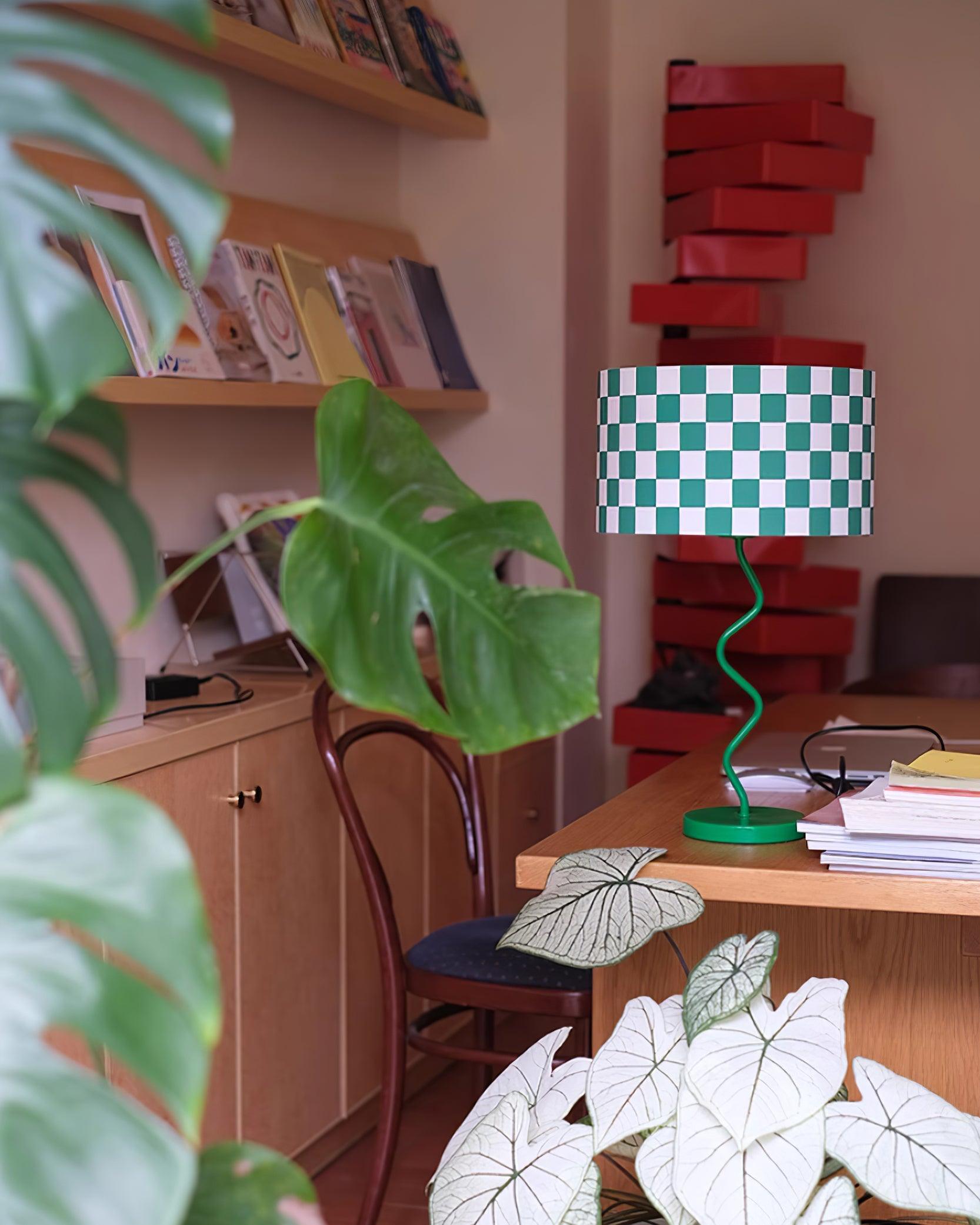 Lampe de Table en Damier Vert - Élégance Rétro et Lumière Chaleureuse