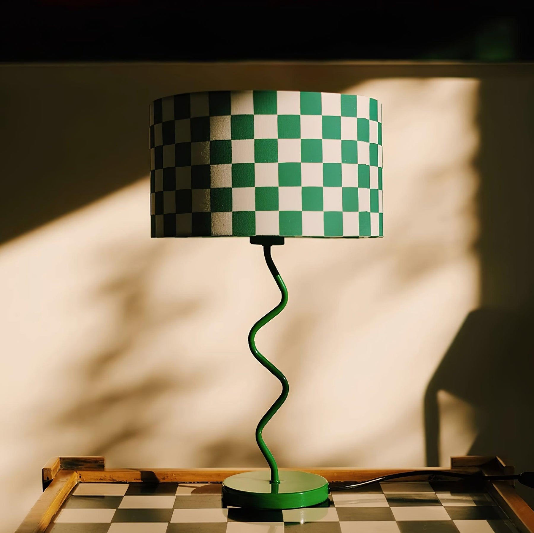 Lampe de Table en Damier Vert - Élégance Rétro et Lumière Chaleureuse