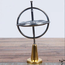 Gyroscope Scientifique en Métal - Apprentissage STEM et Réduction du Stress