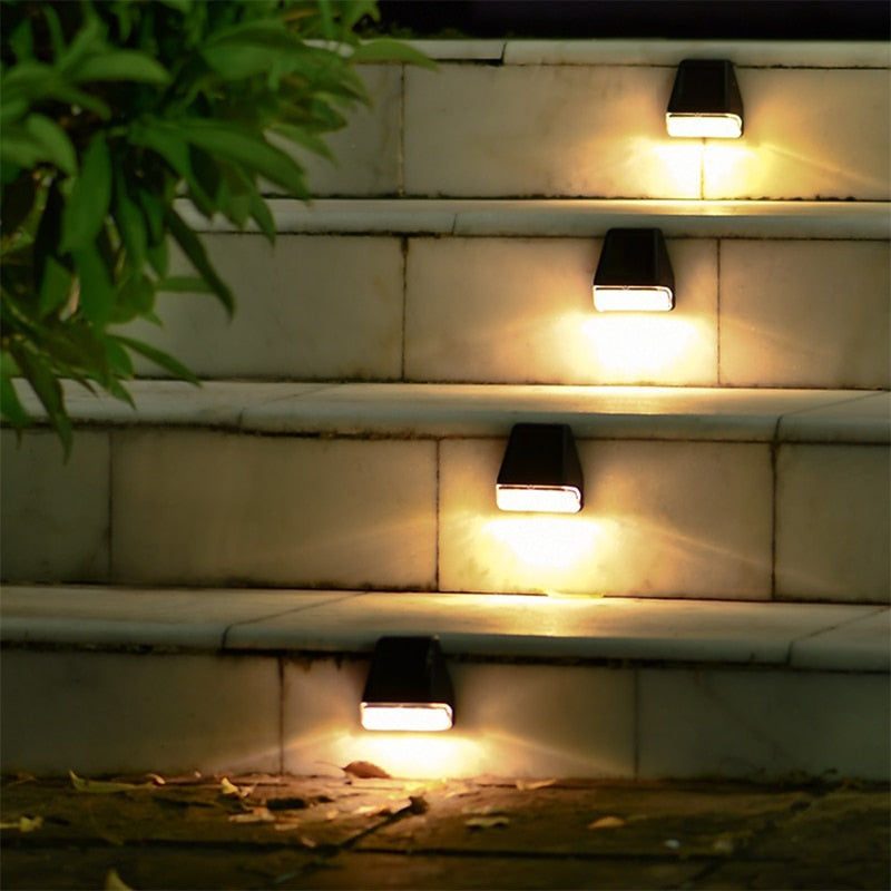 Lampe Solaire d'Extérieur Chic - Éclairage Ambiant Écologique et Élégant