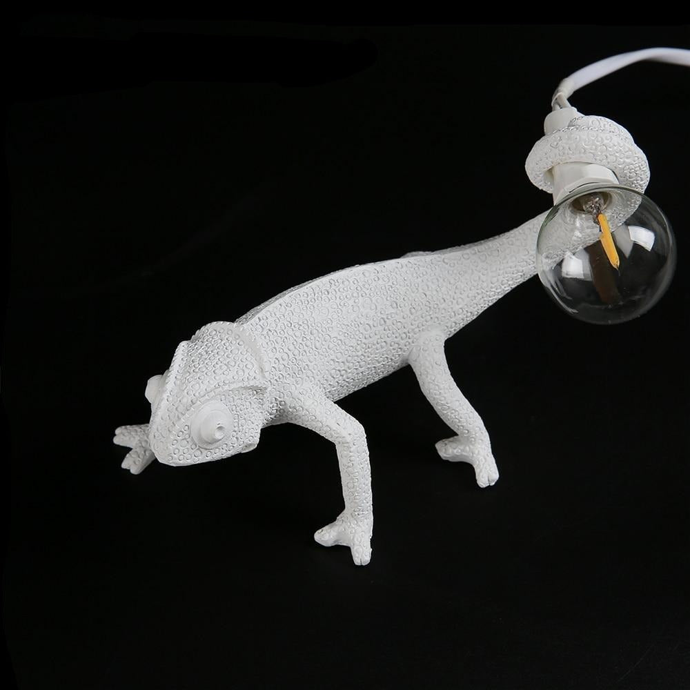 Lampe de Table en Résine Lézard - Design Unique et Éclairage Doux