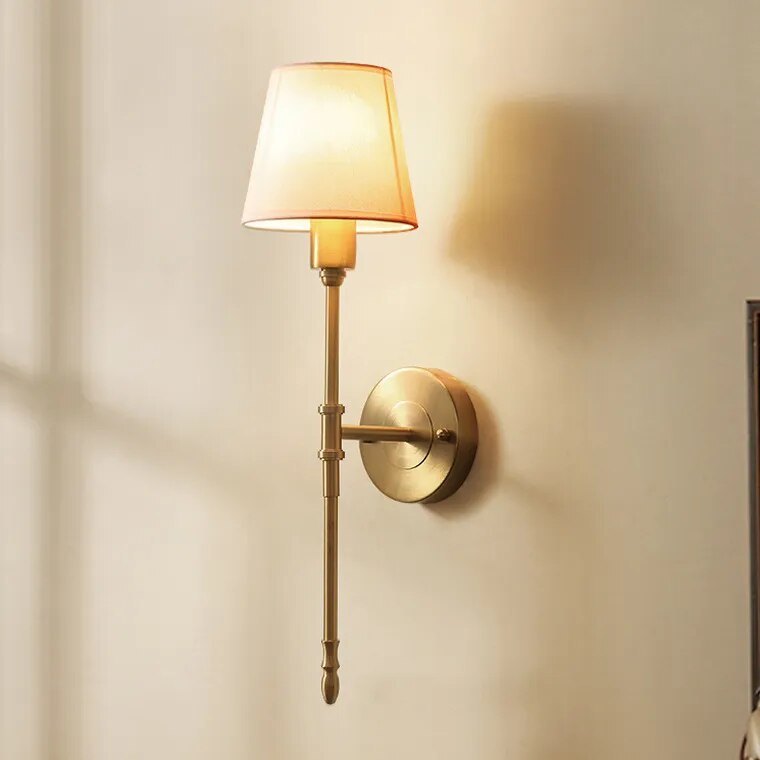 Applique Murale en Cuivre - Design Élégant avec Lumière Douce