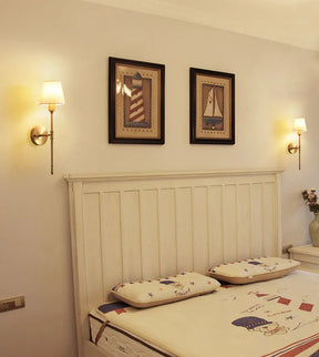 Applique Murale en Cuivre - Design Élégant avec Lumière Douce