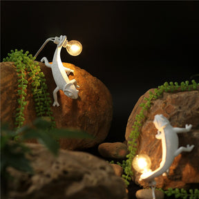 Lampe de Table en Résine Lézard - Design Unique et Éclairage Doux