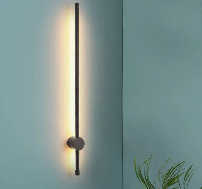 Applique Murale Minimaliste avec Prise - Éclairage Élégant et Fonctionnel