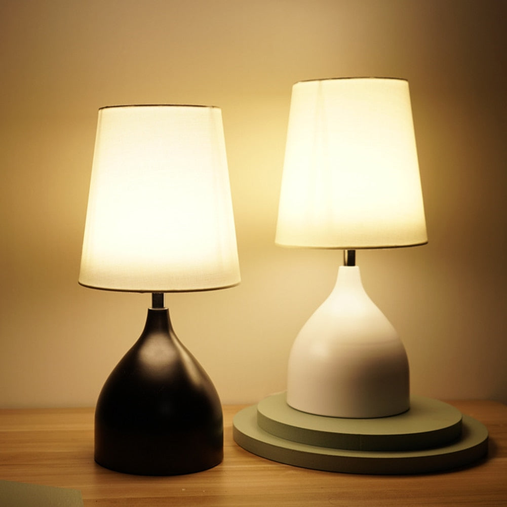 Lampe de Table LED Contemporaine - Éclairage Écologique et Élégant