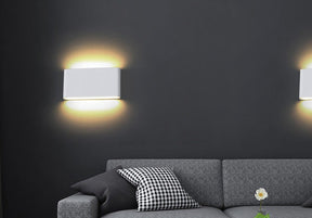Applique Murale Étanche LED - Design Résistant aux Intempéries et Écoénergétique