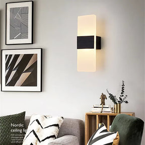 Applique Murale Contemporaine - Éclairage Polyvalent et Durable