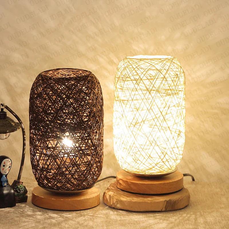 Lampe de Table en Rotin - Élégance Naturelle et Ambiance Chaleureuse