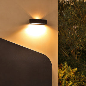 Lampe Solaire d'Extérieur Moderne - Éclairage Durable et Résistant aux Intempéries