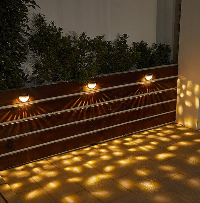Lampe Solaire Murale Énergétique - Éclairage Durable et Résistant aux Intempéries