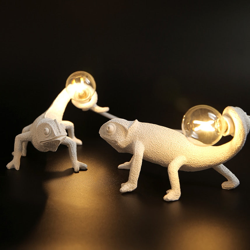 Lampe de Table en Résine Lézard - Design Unique et Éclairage Doux