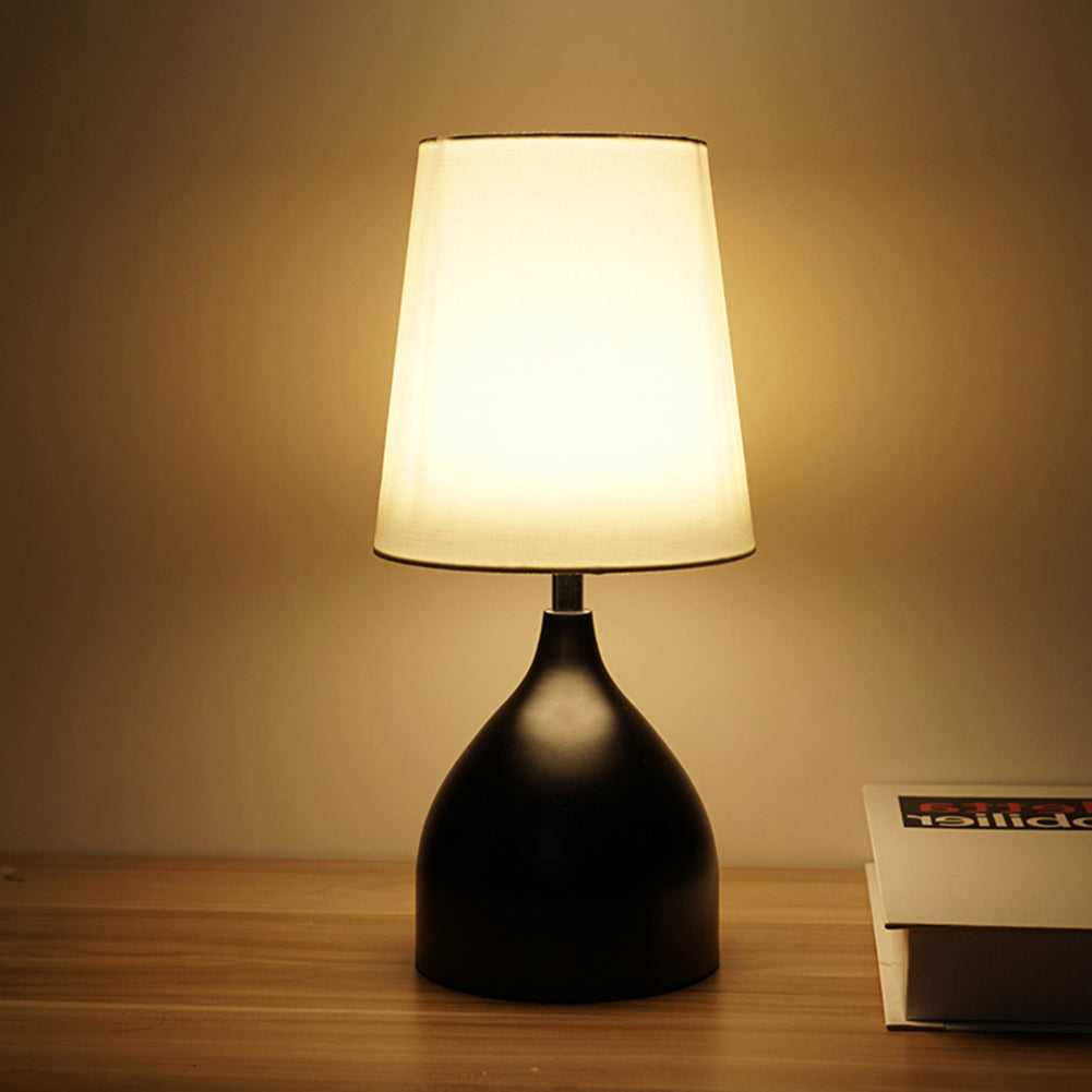 Lampe de Table LED Contemporaine - Éclairage Écologique et Élégant