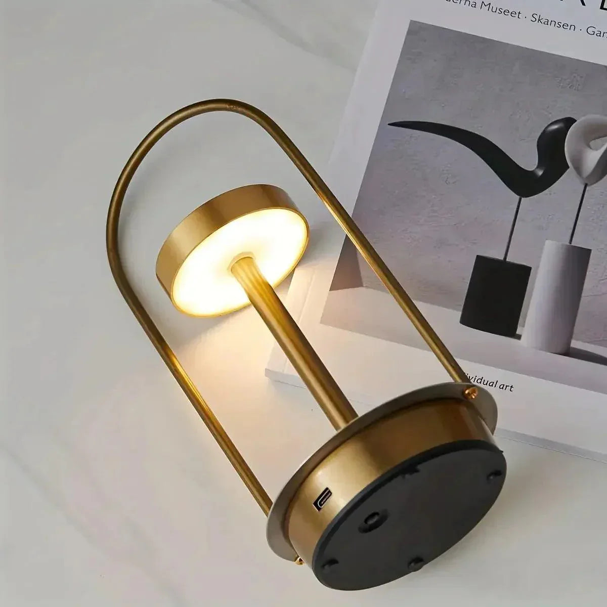 Lampe de Table Rétro Élégante - Design Sophistiqué et Portable