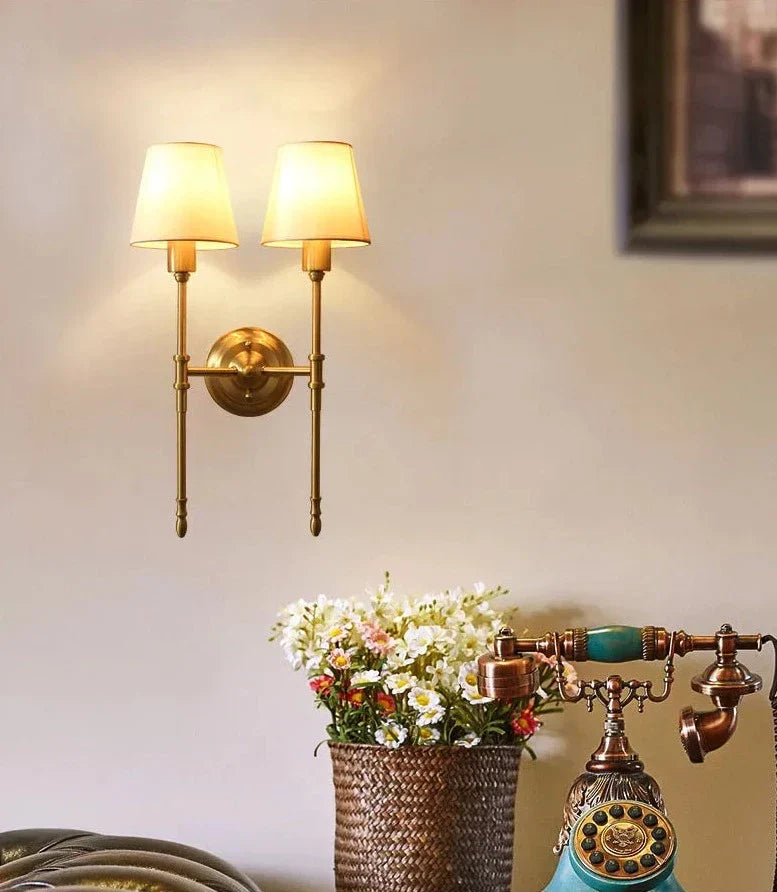 Applique Murale en Cuivre - Design Élégant avec Lumière Douce