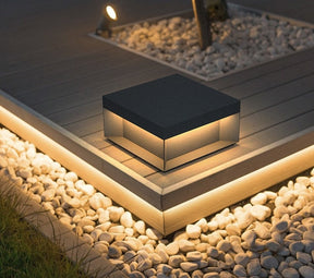 Lampe d'extérieur moderne avec capteur - Éclairage intelligent et résistant aux intempéries