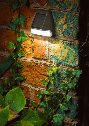 Lampe Solaire d'Extérieur Chic - Éclairage Ambiant Écologique et Élégant