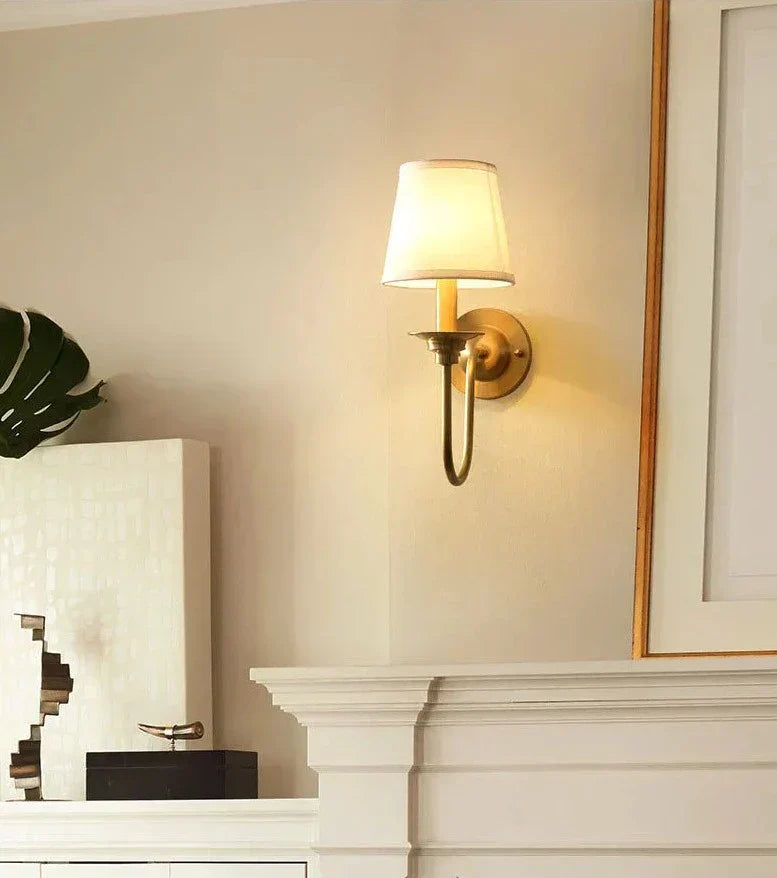 Applique Murale en Cuivre - Design Élégant avec Lumière Douce