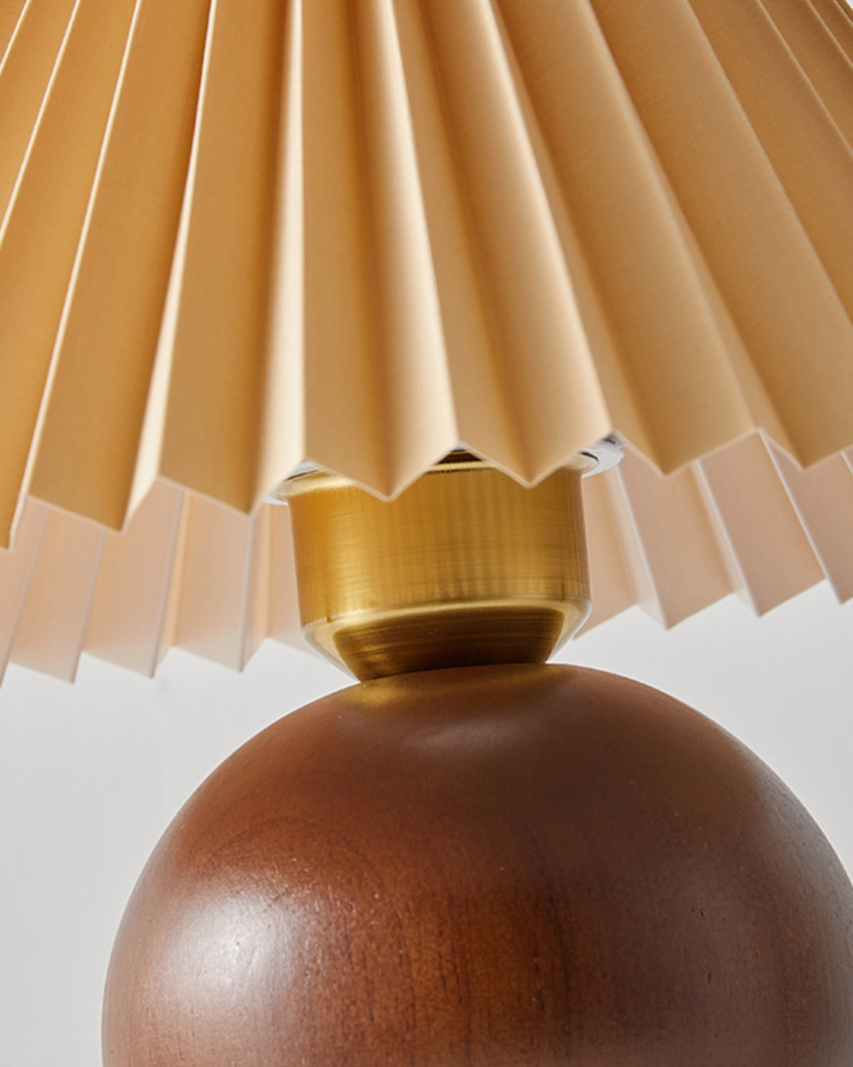 Lampe de Table en Bois et Tissu - Éclairage Doux et Ambiance Chaleureuse