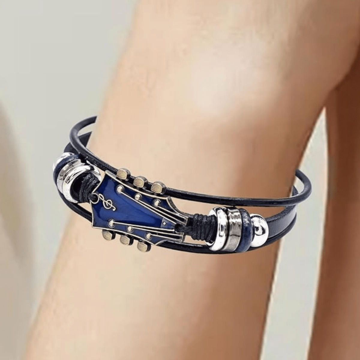 Bracelet en Cuir Inspiré de la Guitare | Accessoire Stylé pour Amateurs de Musique
