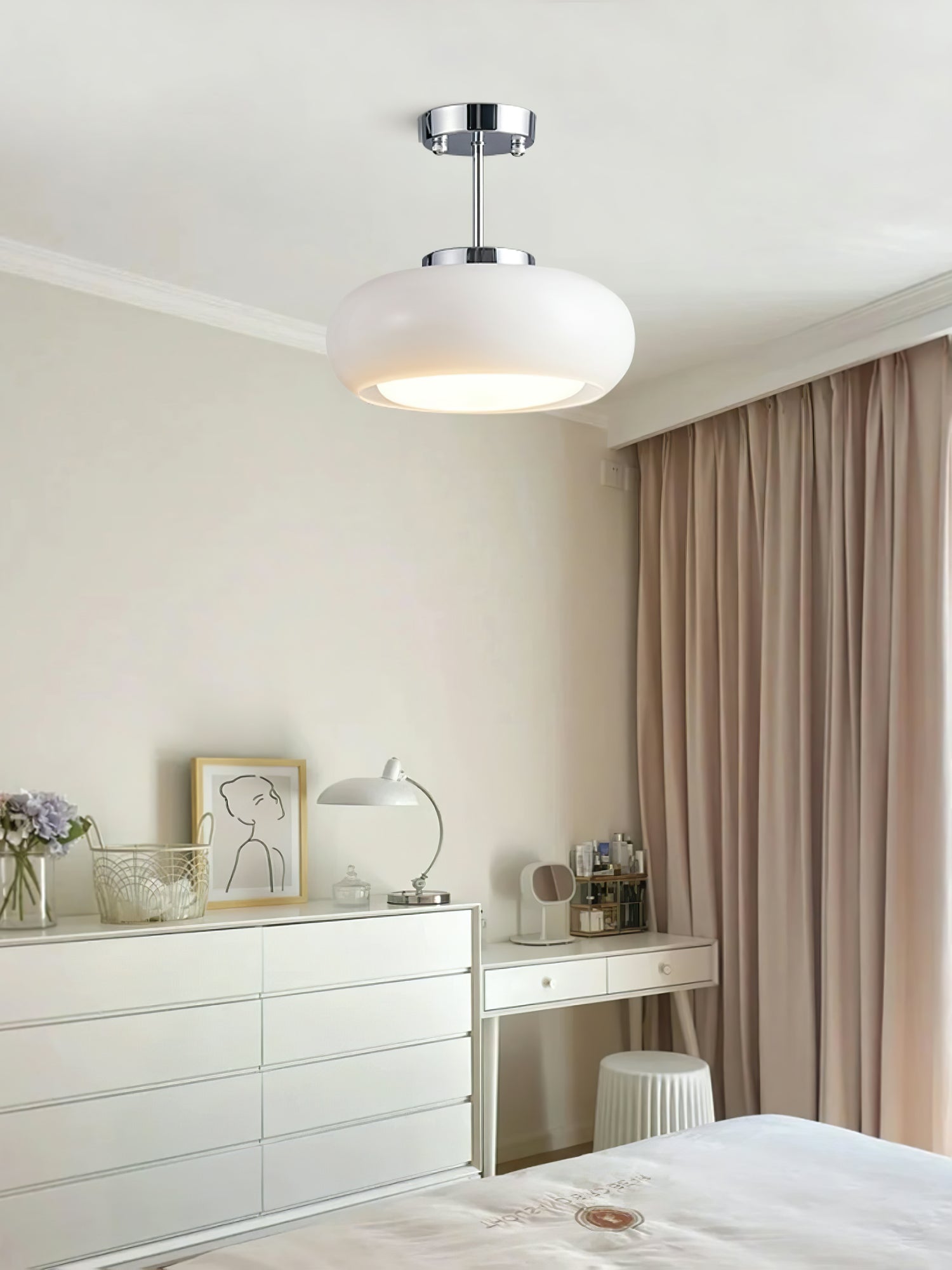 Lampe de Plafond Design Futuriste - Style Unique et Éclairage Pratique