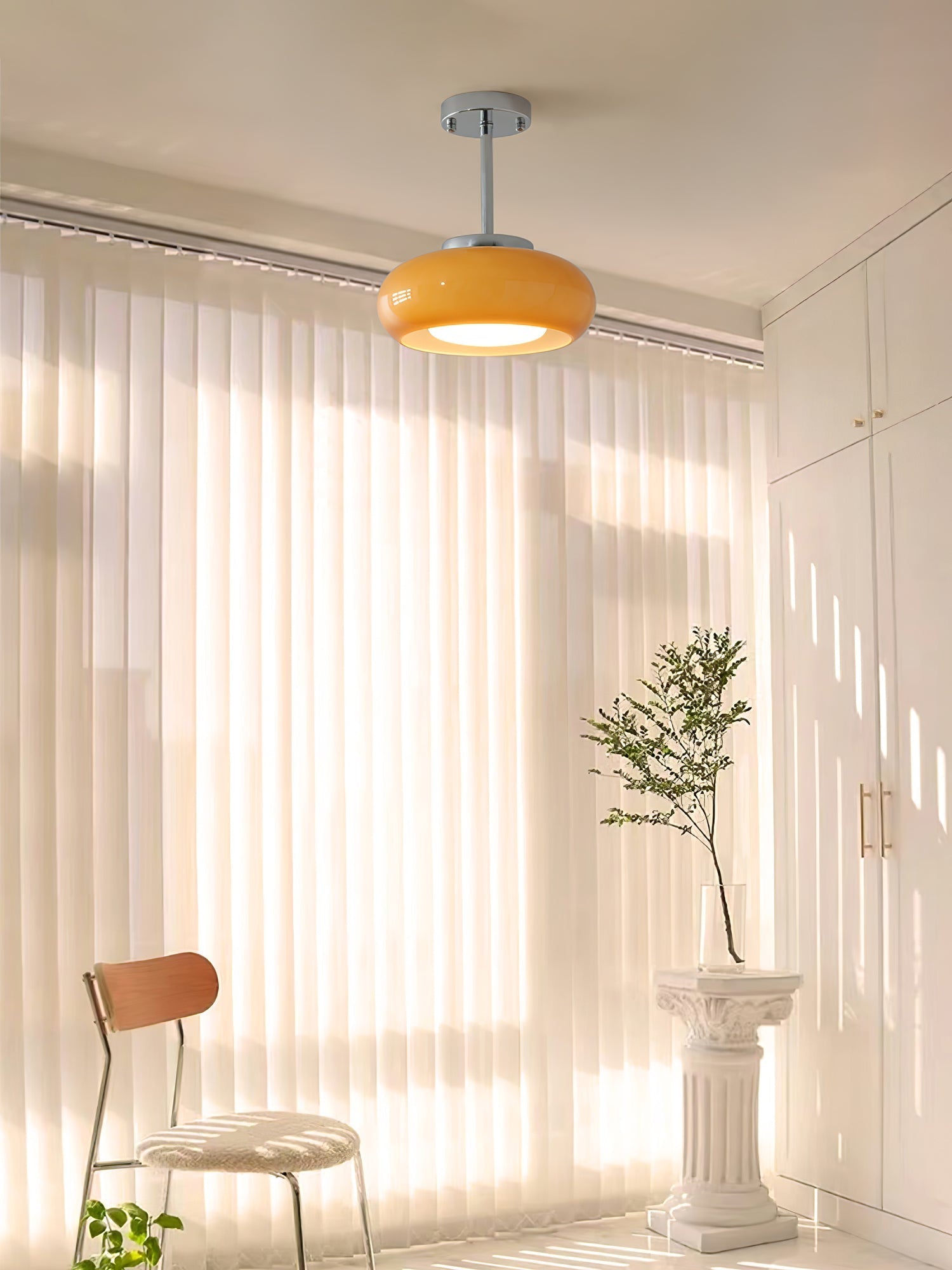 Lampe de Plafond Design Futuriste - Style Unique et Éclairage Pratique