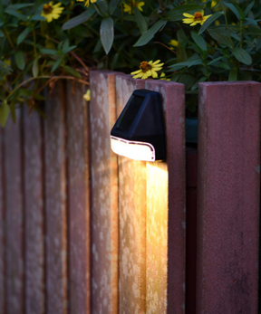 Lampe Solaire d'Extérieur Chic - Éclairage Ambiant Écologique et Élégant